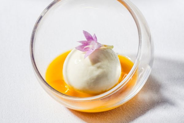 HOMEMADE YOGHURT WITH HORTOBÁGY CHAMOMILE AND SEA BUCKTHORN