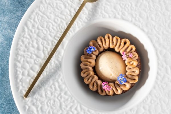 Bourbon vanilla ice cream with brownie and salted caramel