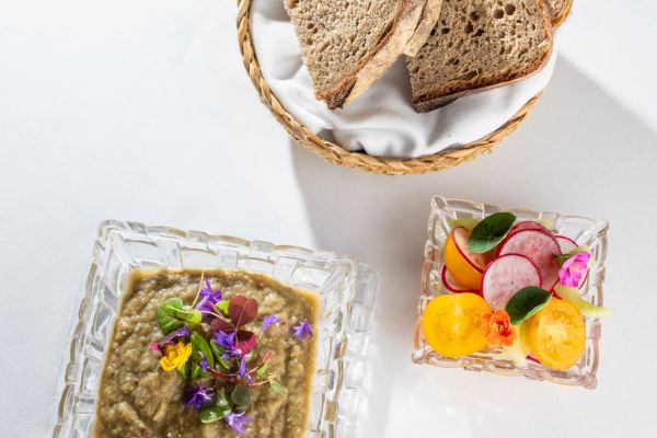 Traditional Transilvanian eggplant cream ("vinetta") with sourdough bread