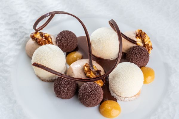 VIRTU Somlói Triffle (walnut, chocolate, vanilla)